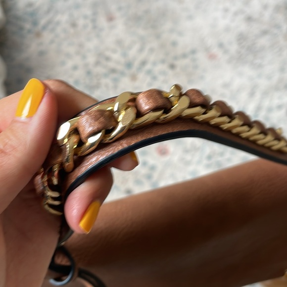 NWOT Convertible handbag/crossbody - Picture 4 of 4